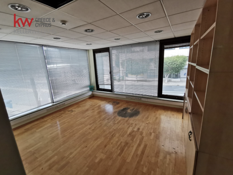 1580m2 Bureau à Strovolos, Nicosia, Chypre No. 51454