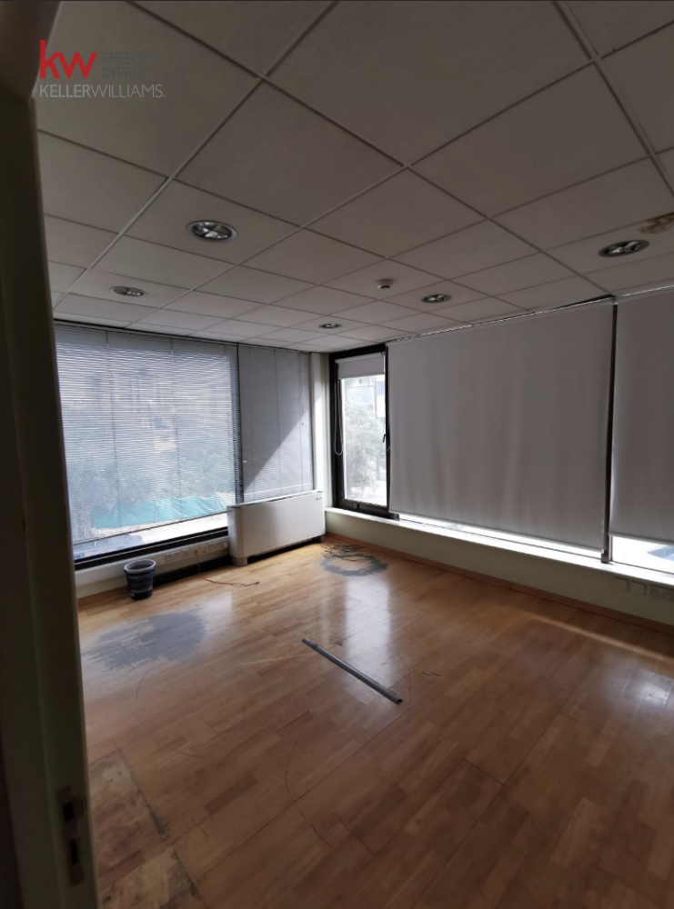 1580m2 Bureau à Strovolos, Nicosia, Chypre No. 51454