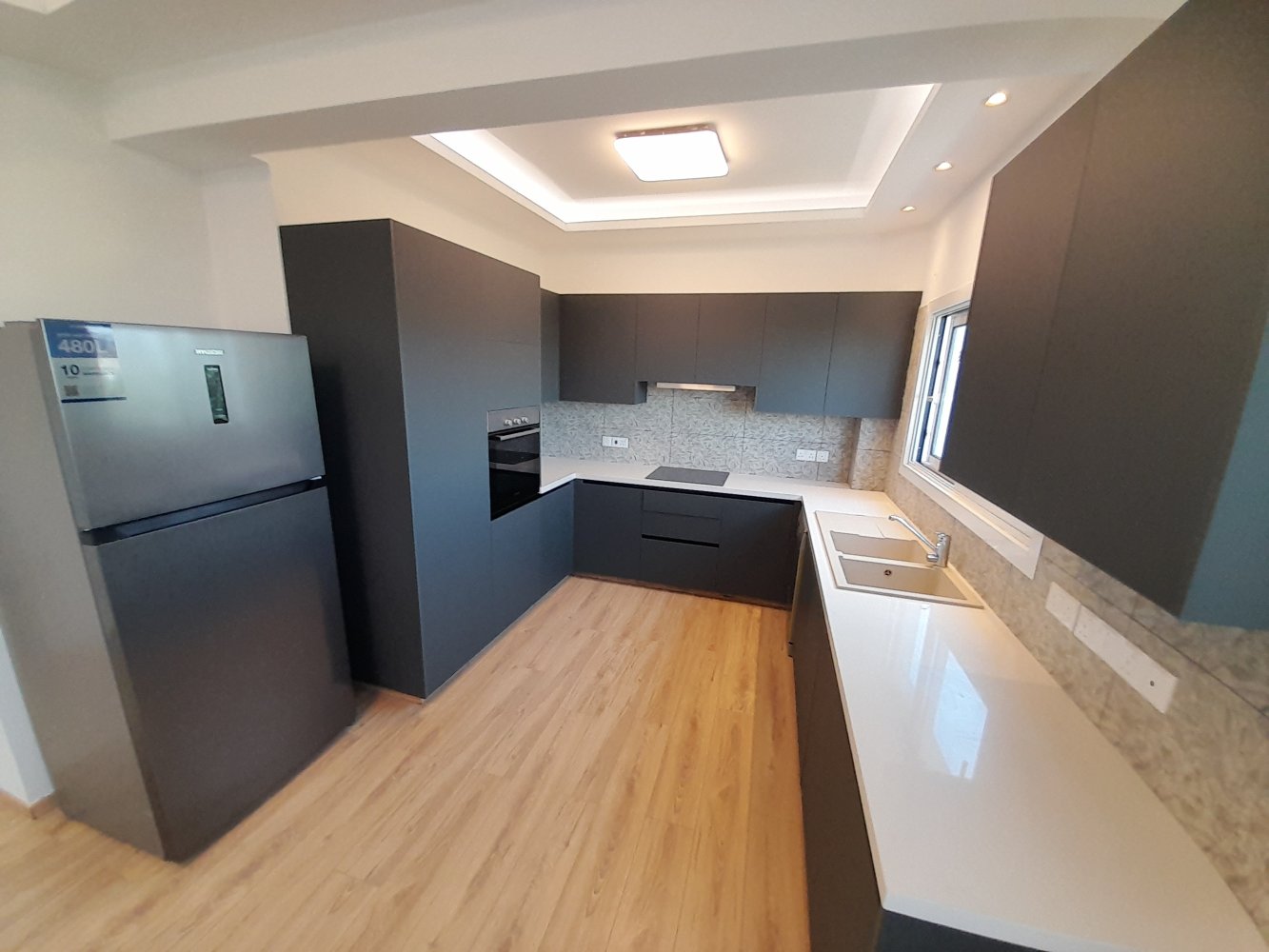 Квартира с 4 спальнями в Никосия, Кипр № 60930