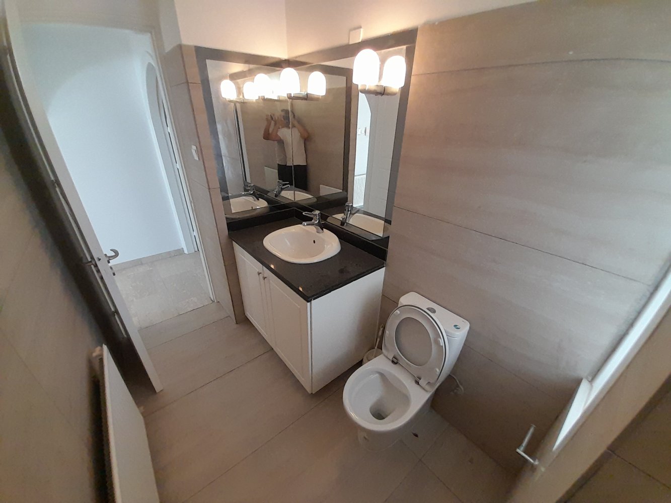 Квартира с 4 спальнями в Никосия, Кипр № 60930