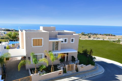 4 chambres Villa à Paphos, Chypre No. 63570