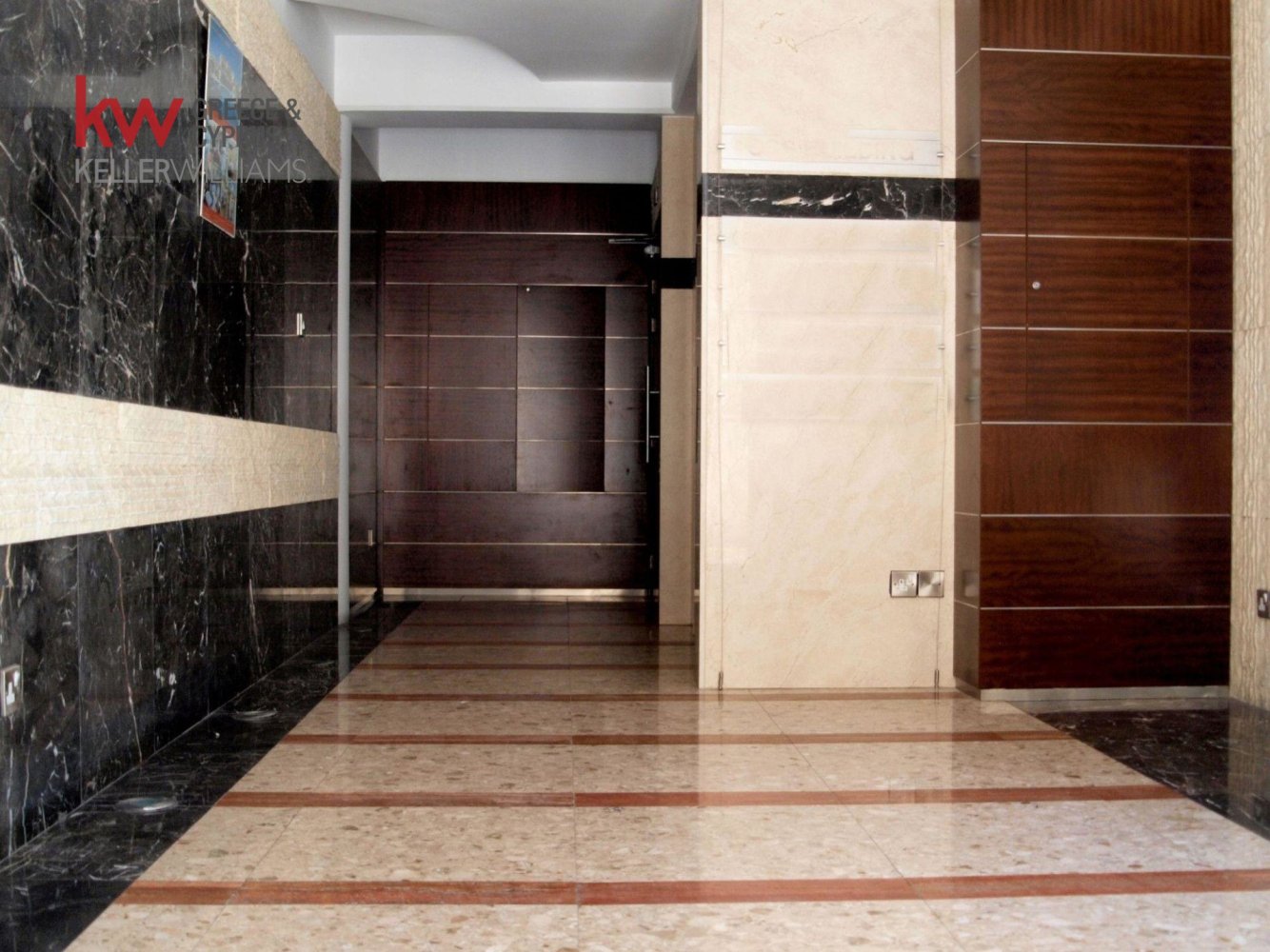1570m2 Bureau à Kato Polemidia, Limassol, Chypre No. 61153
