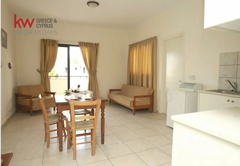 Отель, гостиница 2500м2 в Пафос, Кипр № 60901