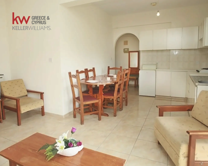 Отель, гостиница 2500м2 в Пафос, Кипр № 60901