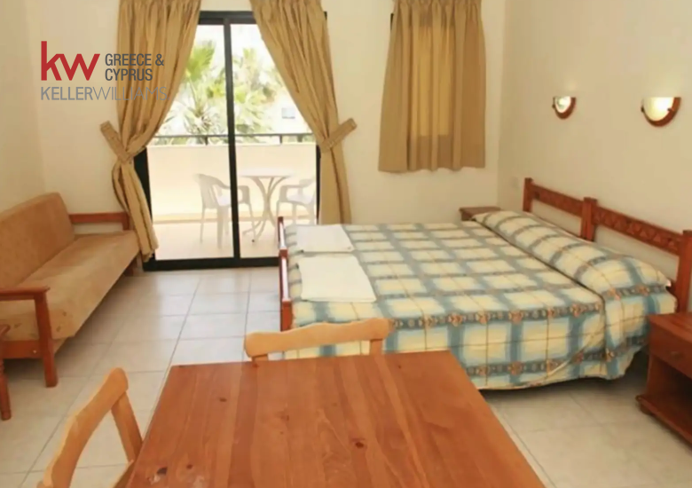 Отель, гостиница 2500м2 в Пафос, Кипр № 60901