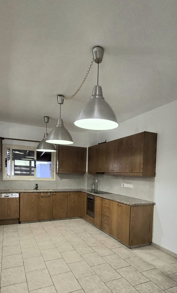 4 bedrooms Villa in Kato Polemidia, Limassol, Cyprus No. 62751