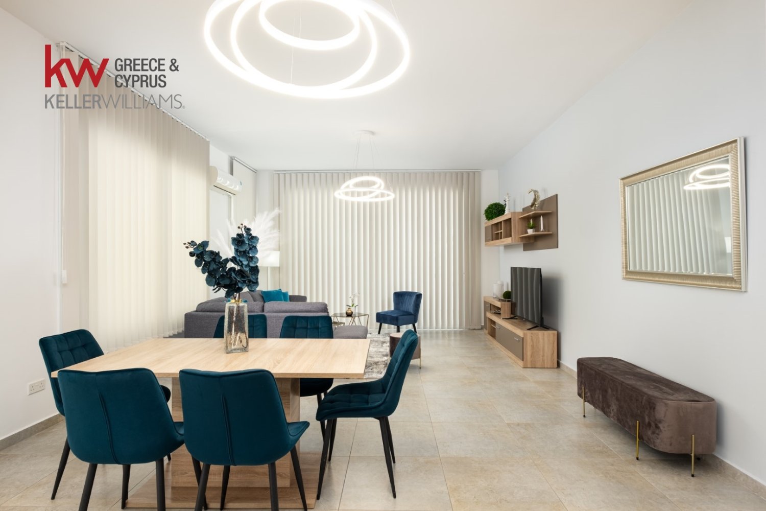 5 dormitorios Villa en Dromolaxia, Larnaka, Chipre No. 60187