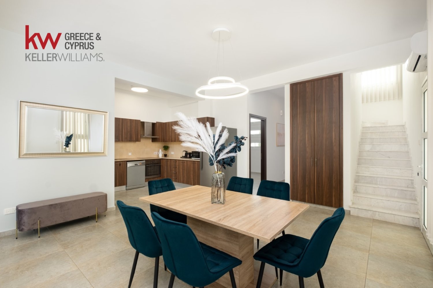 5 dormitorios Villa en Dromolaxia, Larnaka, Chipre No. 60187