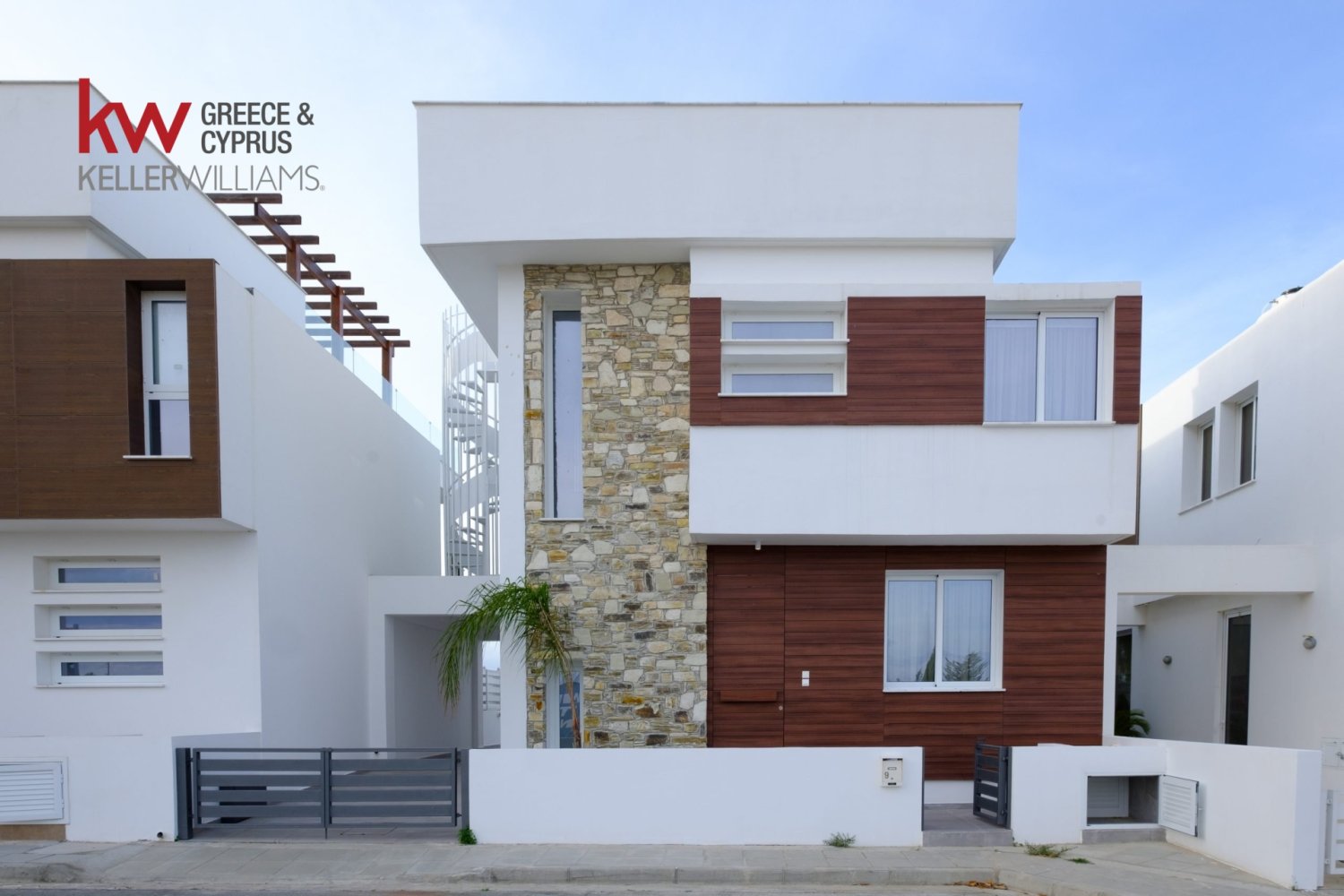5 dormitorios Villa en Dromolaxia, Larnaka, Chipre No. 60187