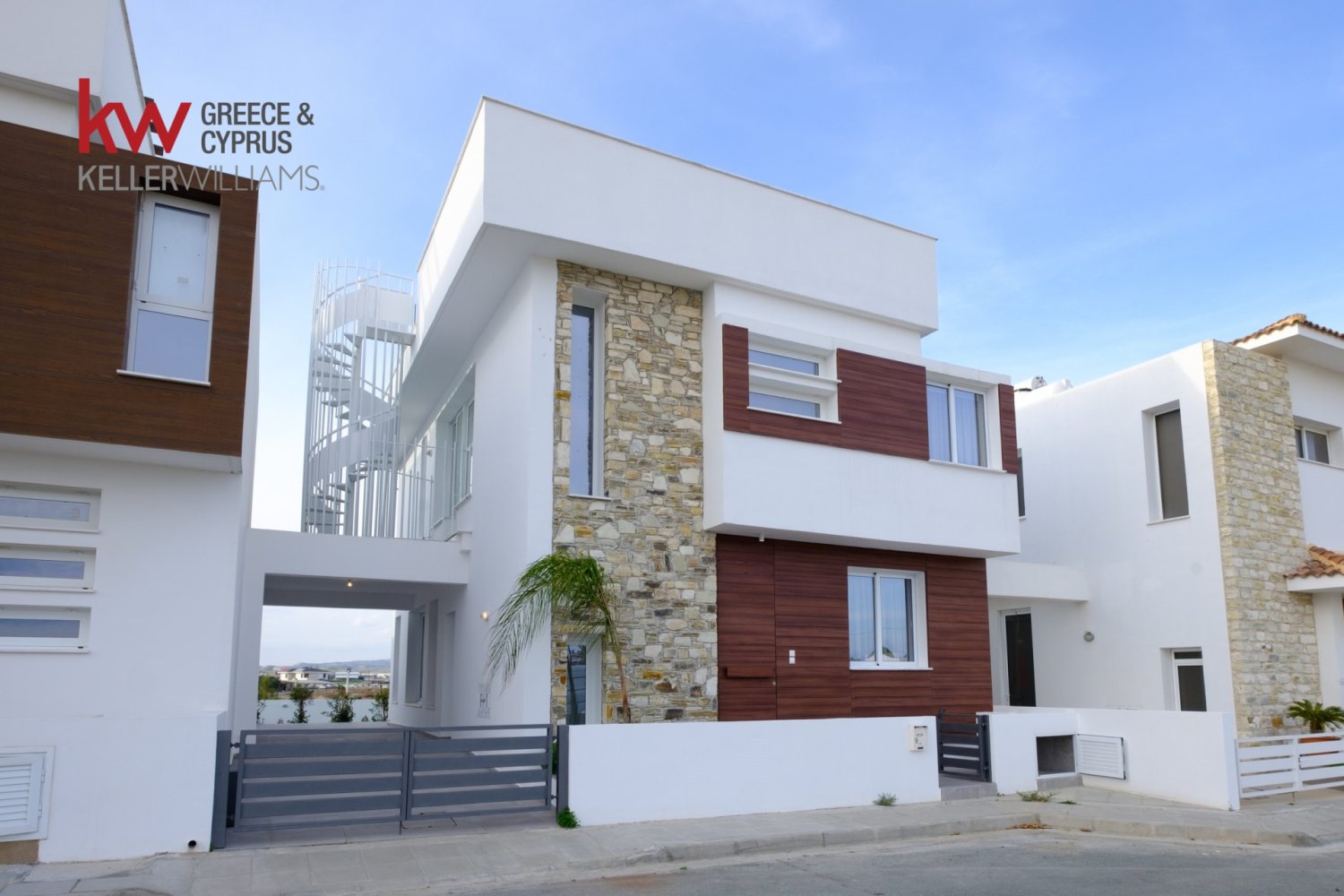 5 dormitorios Villa en Dromolaxia, Larnaka, Chipre No. 60187