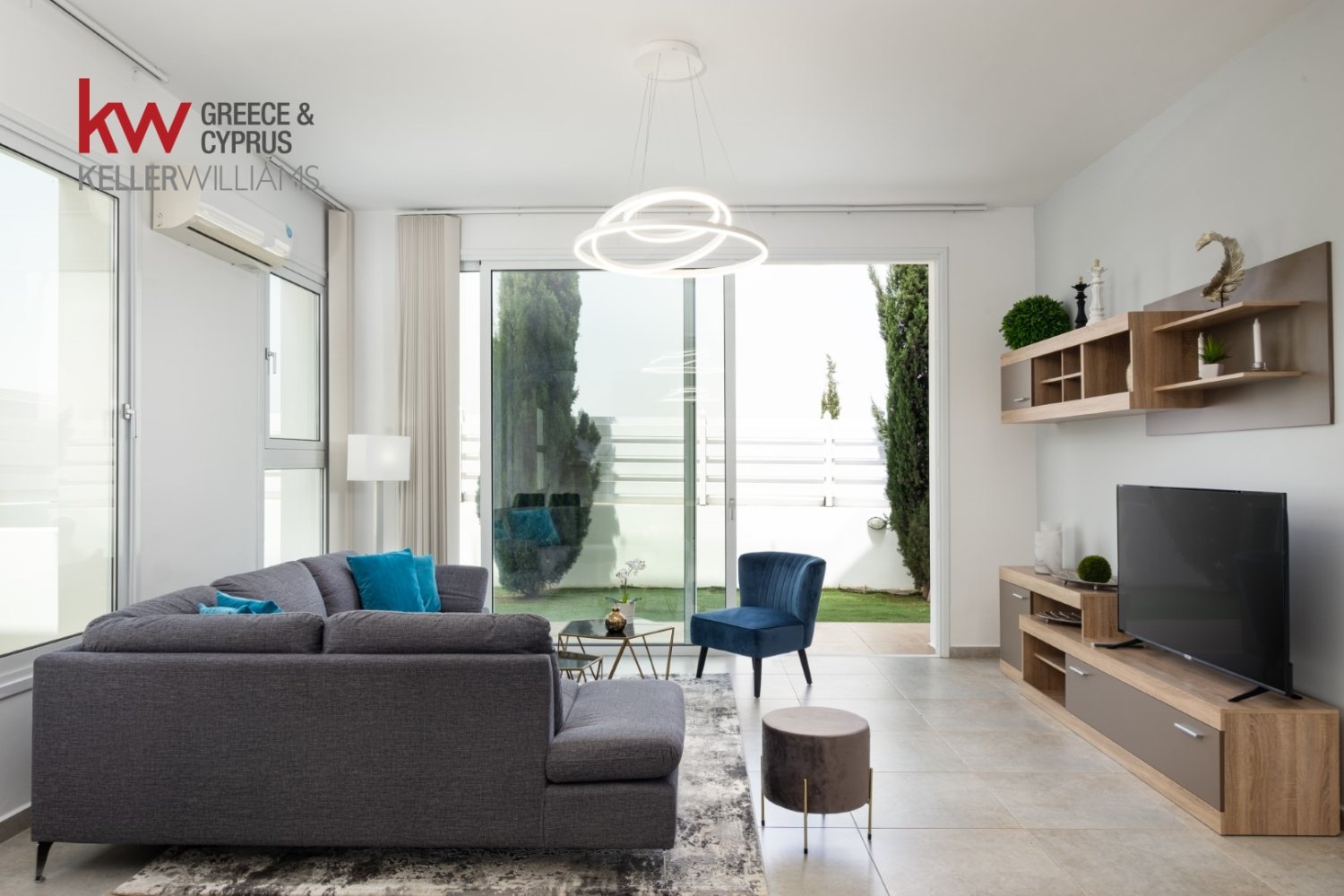 5 dormitorios Villa en Dromolaxia, Larnaka, Chipre No. 60187