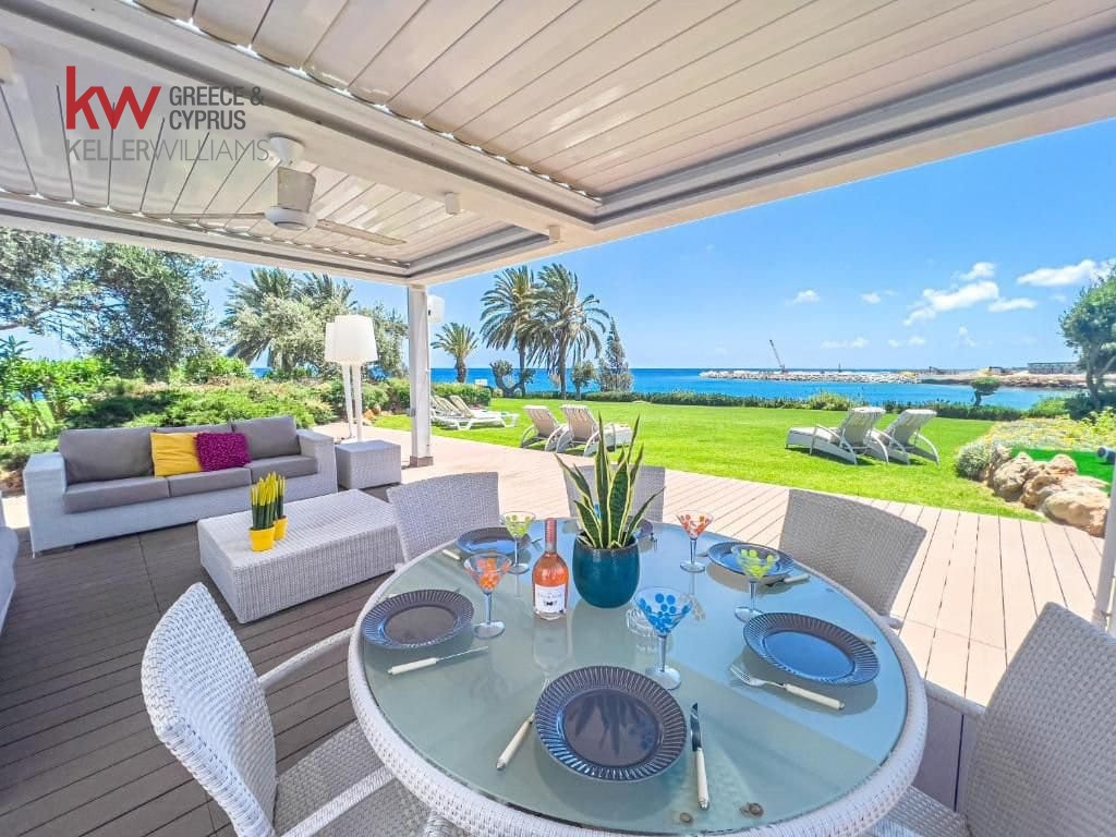 4 bedrooms Villa in Paralimni, Ammochostos, Cyprus No. 40267