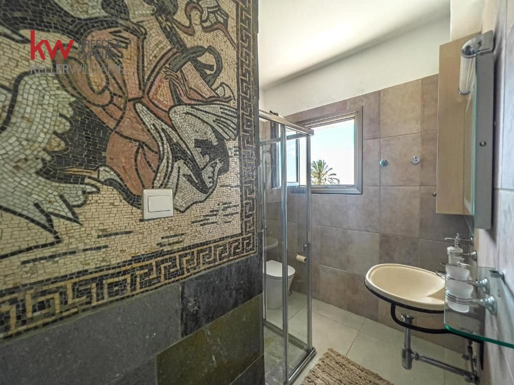 4 bedrooms Villa in Paralimni, Ammochostos, Cyprus No. 40267