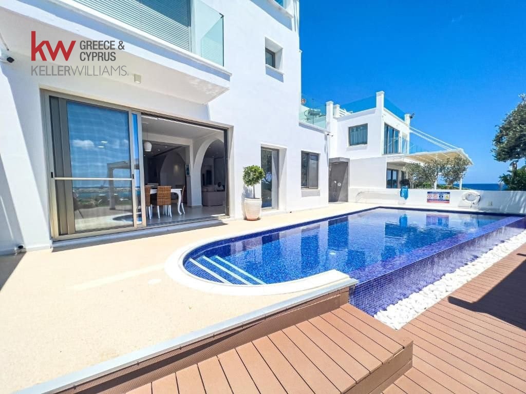 4 bedrooms Villa in Paralimni, Ammochostos, Cyprus No. 40267