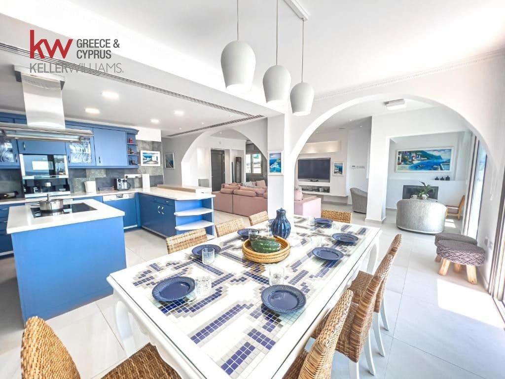4 bedrooms Villa in Paralimni, Ammochostos, Cyprus No. 40267