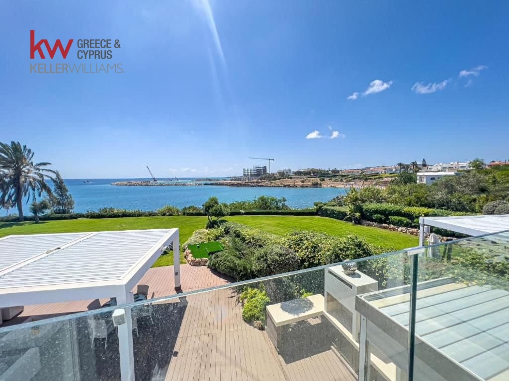 4 bedrooms Villa in Paralimni, Ammochostos, Cyprus No. 40267