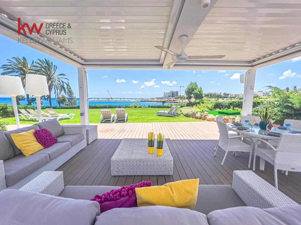 4 bedrooms Villa in Paralimni, Ammochostos, Cyprus No. 40267
