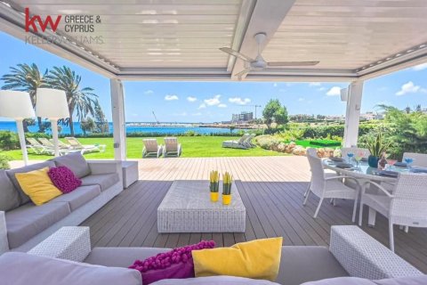 4 bedrooms Villa in Paralimni, Ammochostos, Cyprus No. 40267