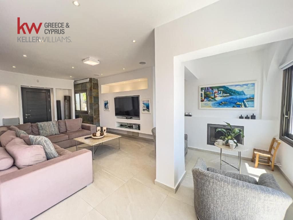 4 bedrooms Villa in Paralimni, Ammochostos, Cyprus No. 40267
