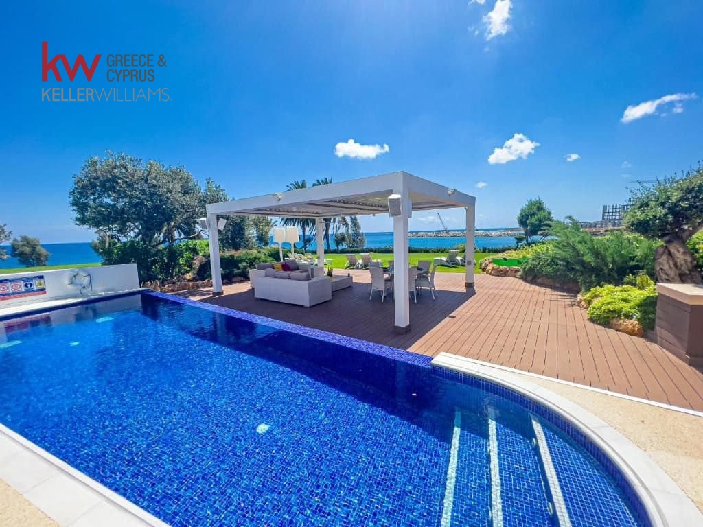 4 bedrooms Villa in Paralimni, Ammochostos, Cyprus No. 40267