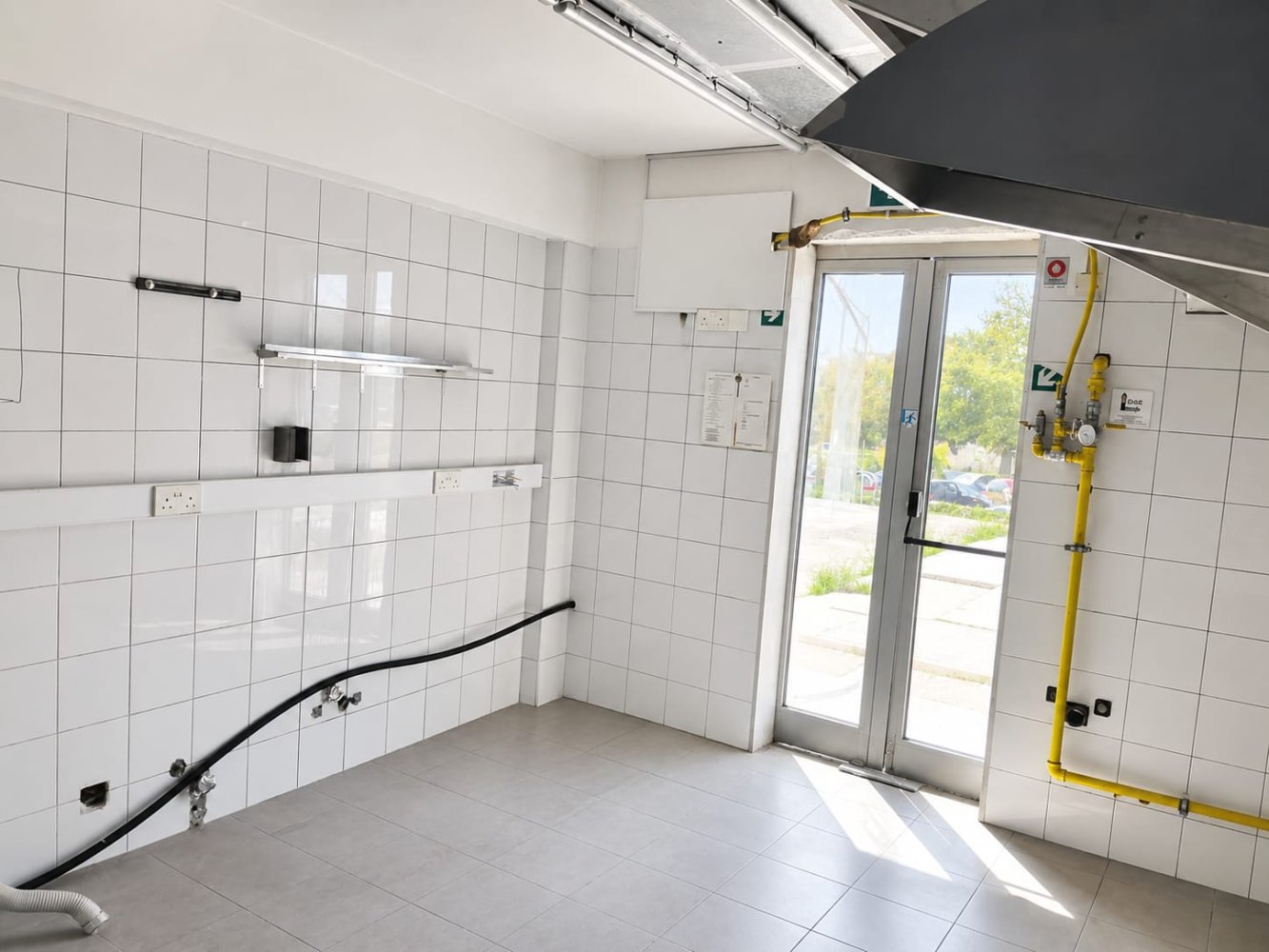 150m2 Local comercial en Kato Paphos, Paphos, Chipre No. 60880