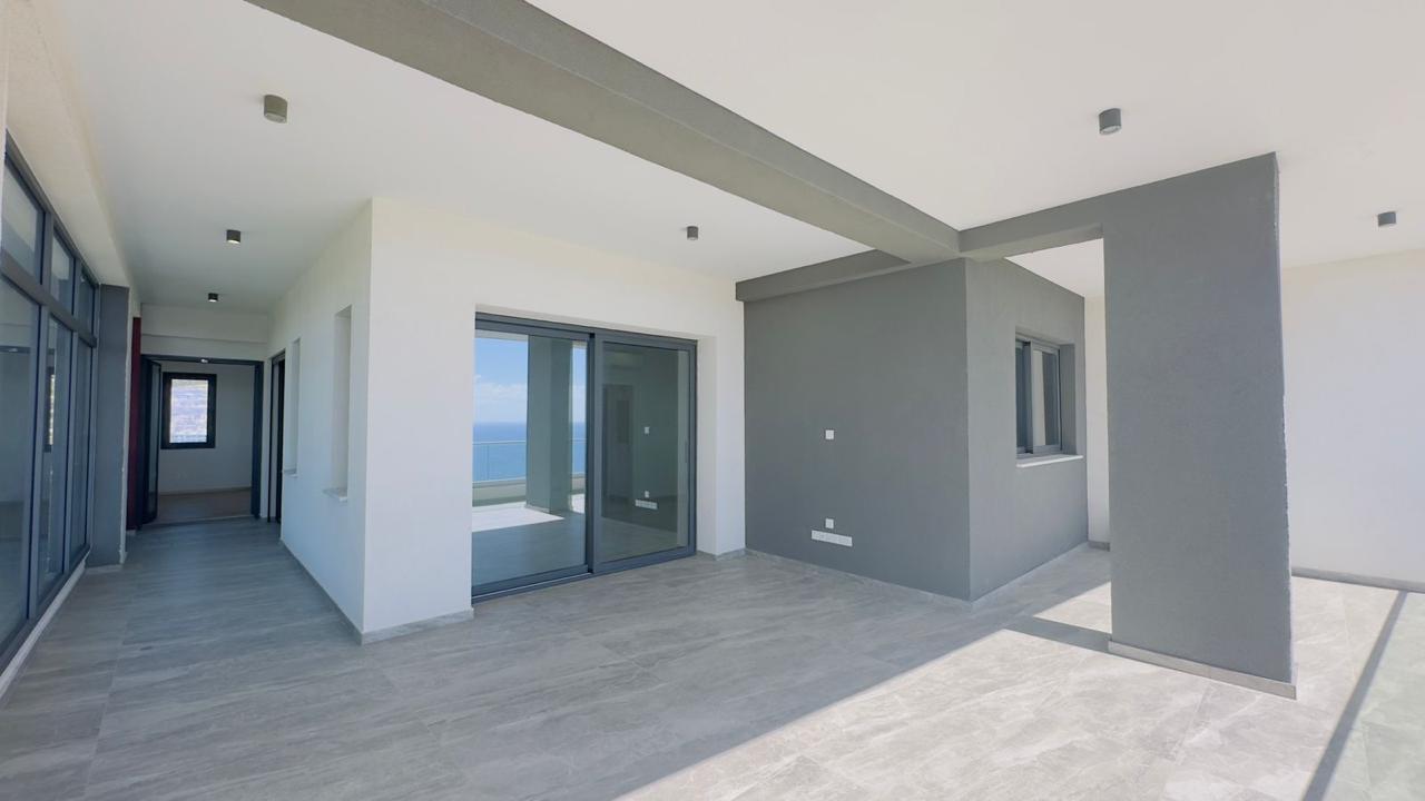 3 bedrooms Apartment in Mouttagiaka, Limassol, Cyprus No. 62155