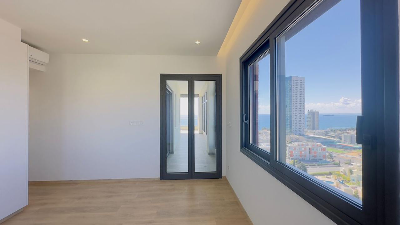 3 bedrooms Apartment in Mouttagiaka, Limassol, Cyprus No. 62155