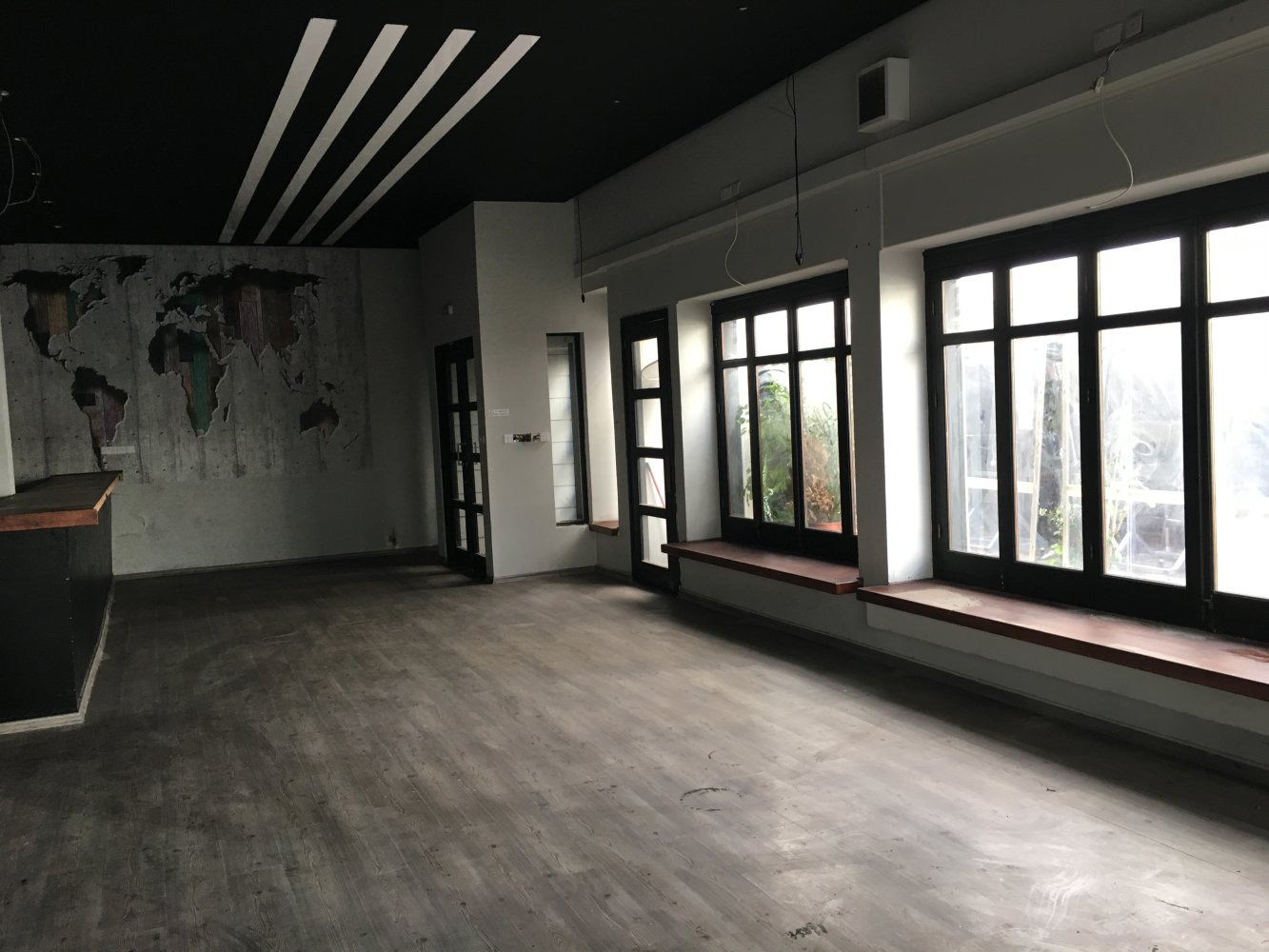 233m2 Commercial property in Nicosia, Cyprus No. 61539
