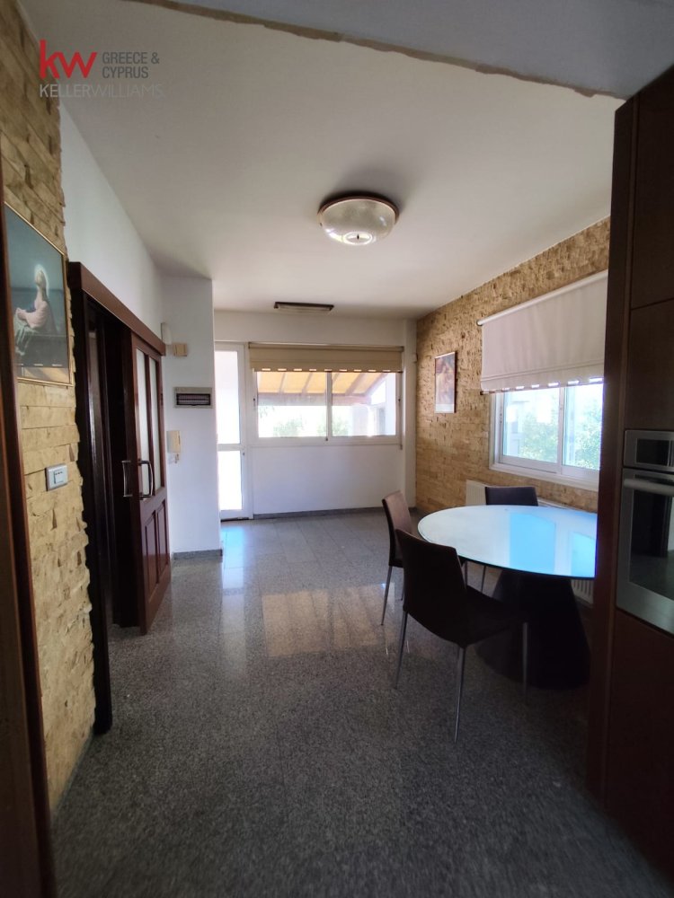 5 bedrooms Villa in Latsia, Nicosia, Cyprus No. 40574