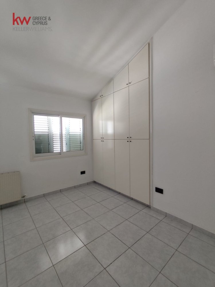 5 bedrooms Villa in Latsia, Nicosia, Cyprus No. 40574