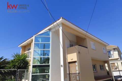 5 bedrooms Villa in Latsia, Nicosia, Cyprus No. 40574