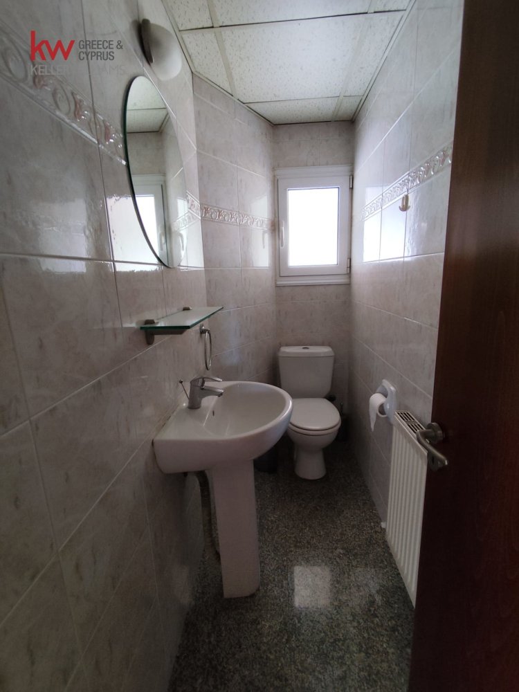 5 bedrooms Villa in Latsia, Nicosia, Cyprus No. 40574