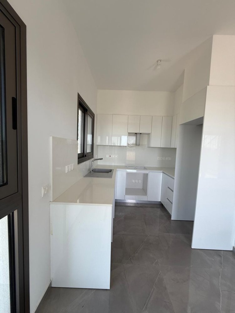 2 bedrooms Penthouse in Zakaki, Limassol, Cyprus No. 62135