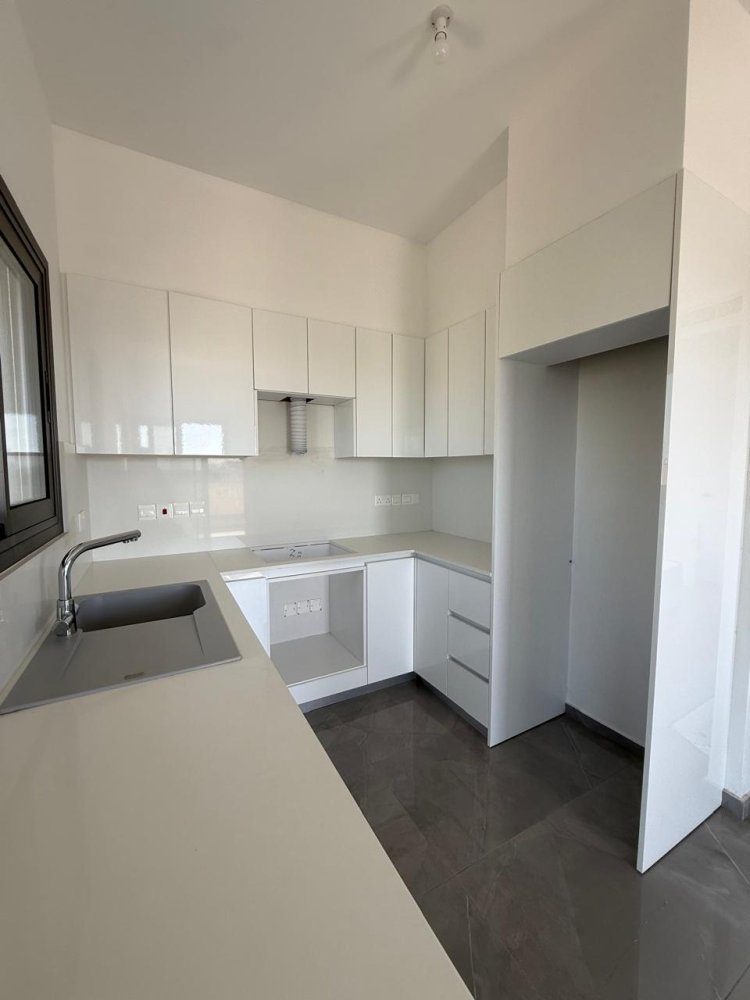 2 bedrooms Penthouse in Zakaki, Limassol, Cyprus No. 62135
