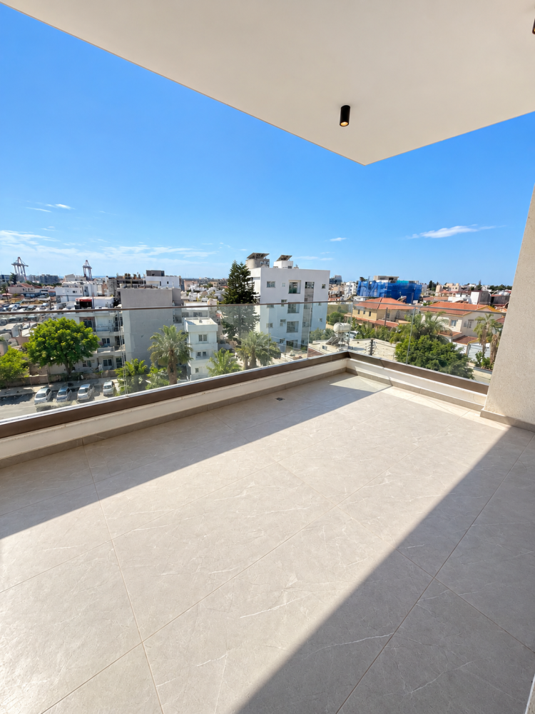2 bedrooms Penthouse in Zakaki, Limassol, Cyprus No. 62135