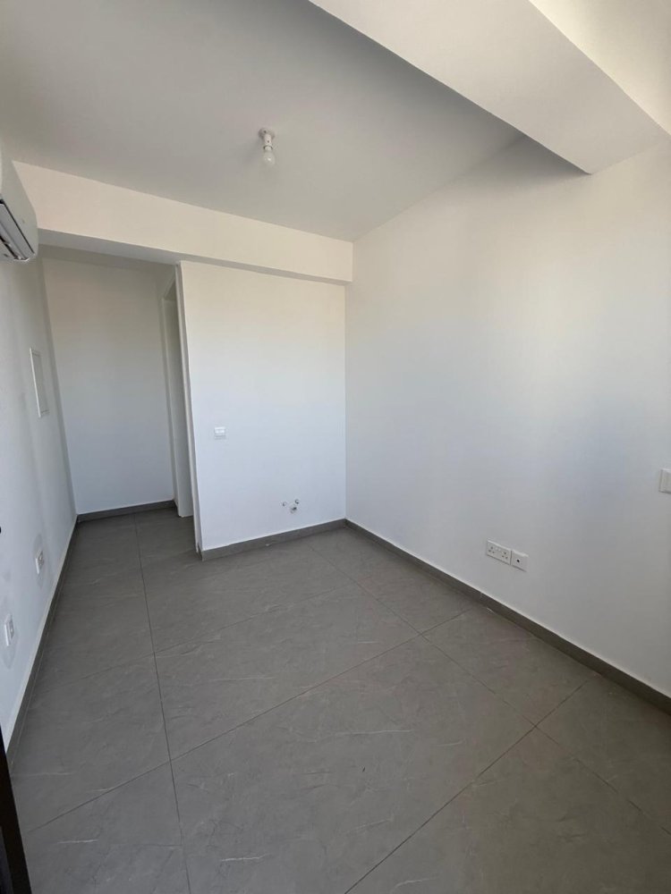 2 bedrooms Penthouse in Zakaki, Limassol, Cyprus No. 62135