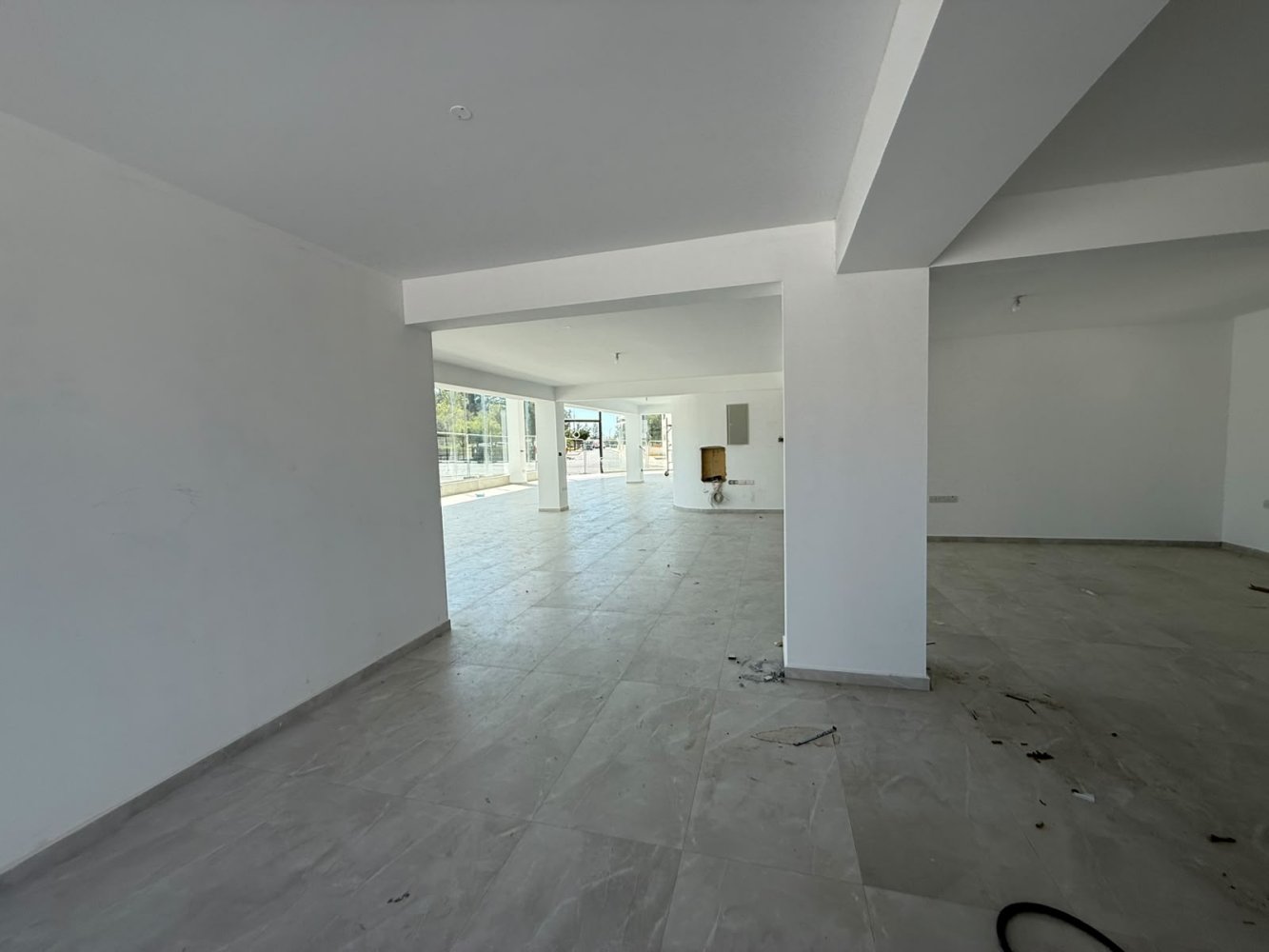 330m2 Local comercial en Paphos, Chipre No. 61052