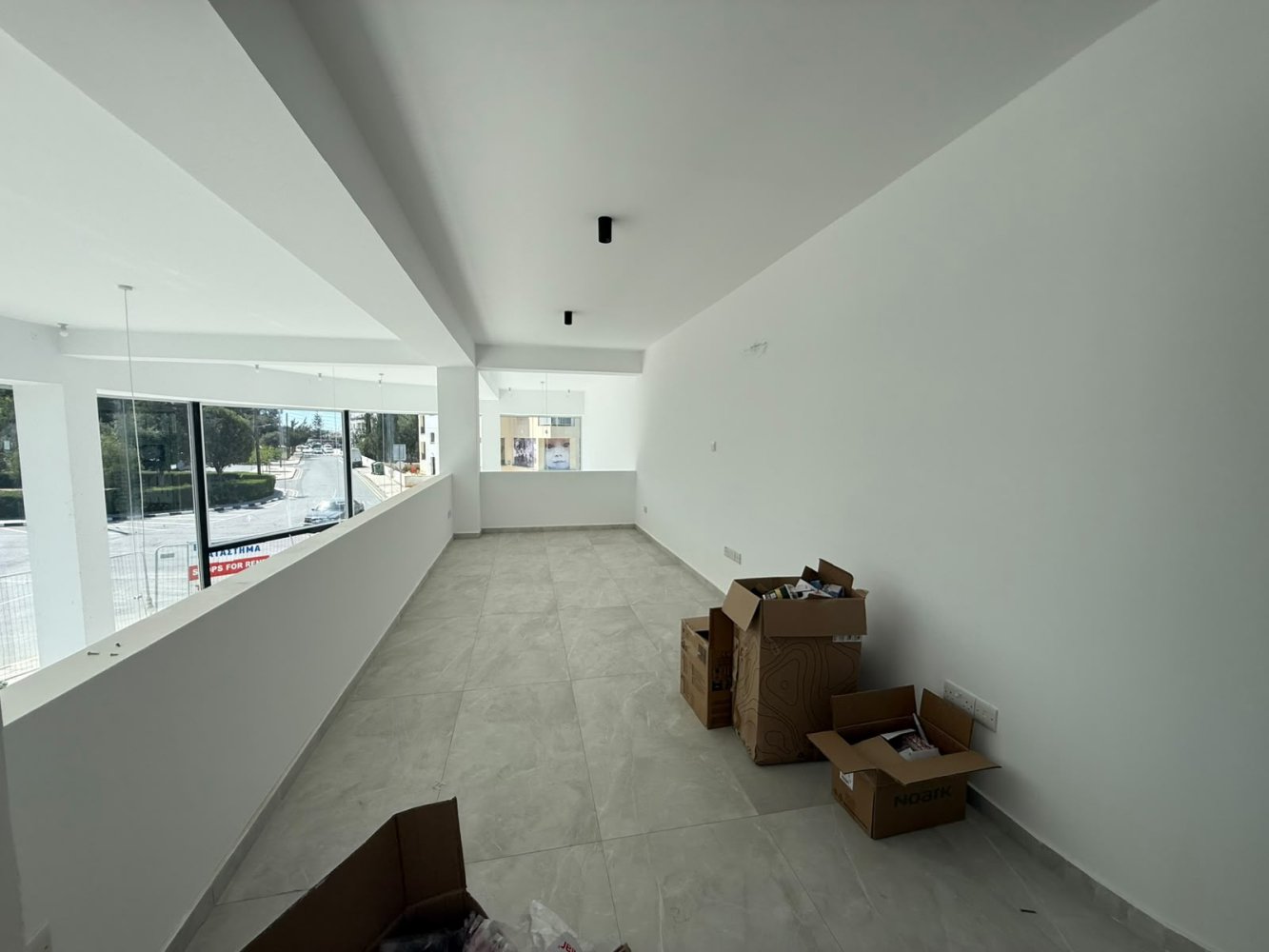 330m2 Local comercial en Paphos, Chipre No. 61052