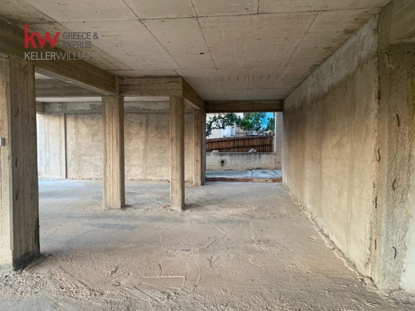 649m2 Building in Paphos, Cyprus No. 61146