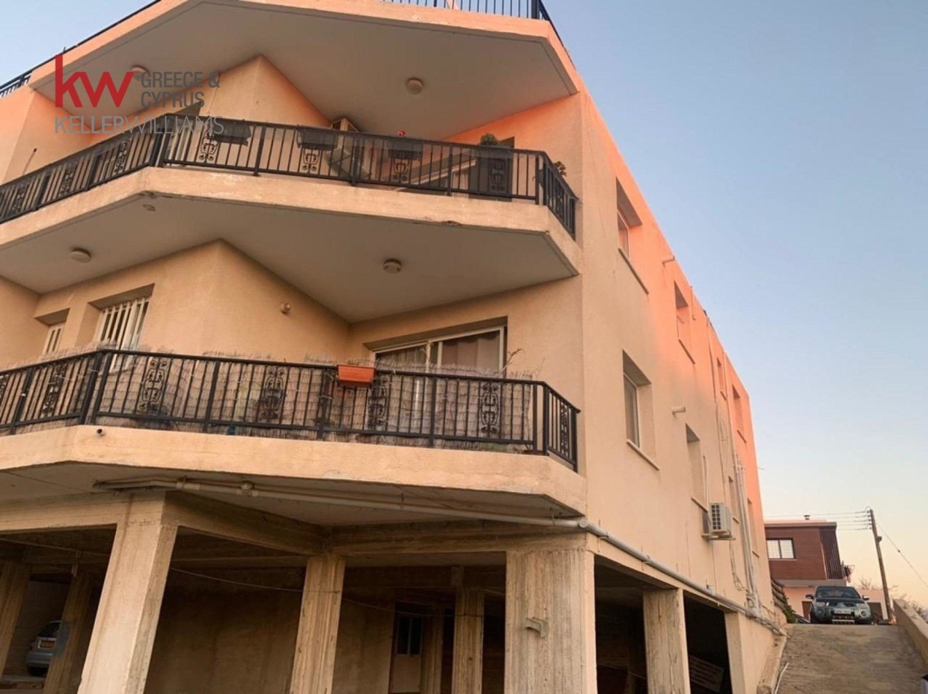 649m2 Building in Paphos, Cyprus No. 61146