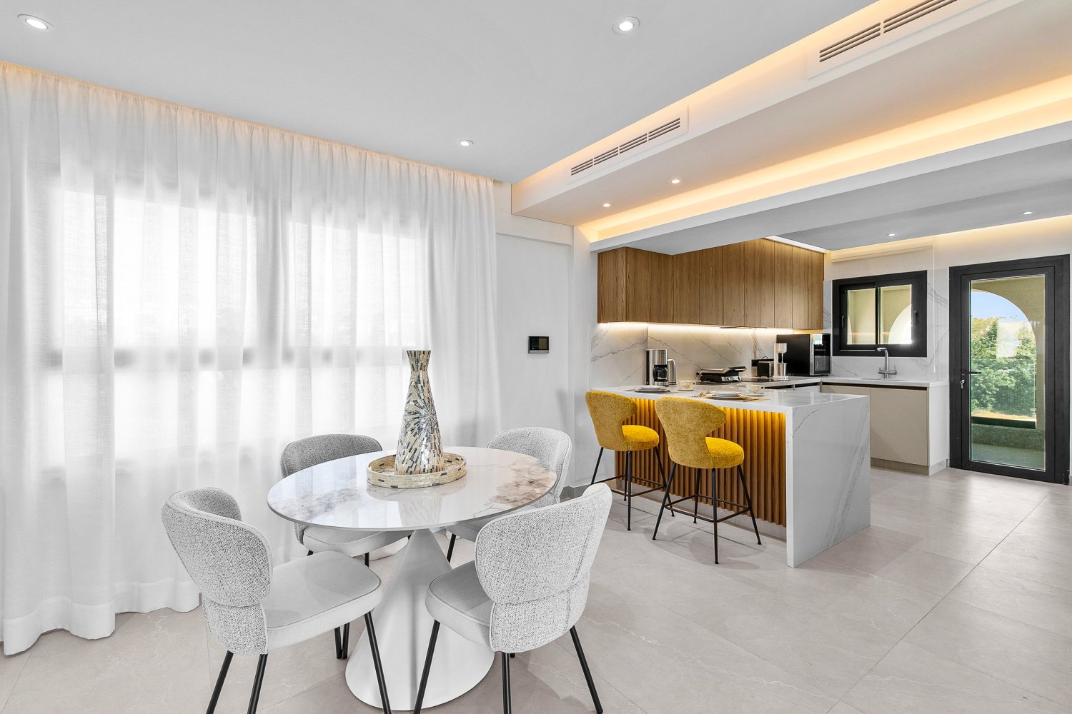 2 bedrooms Apartment in Chloraka, Paphos, Cyprus No. 60587
