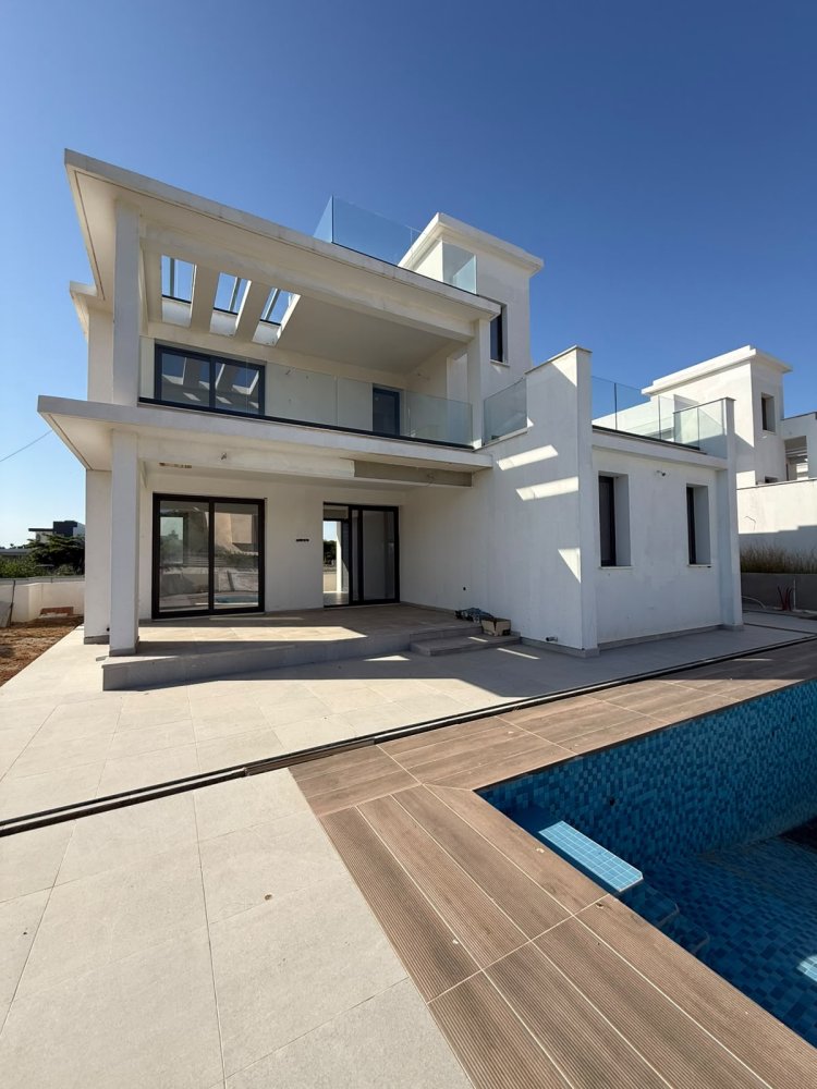 3 bedrooms Villa in Pervolia, Larnaka, Cyprus No. 62057