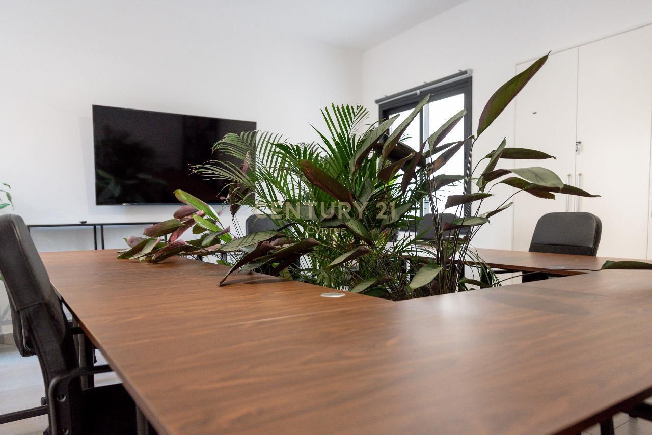 170m2 Oficina en Limassol, Chipre No. 58904