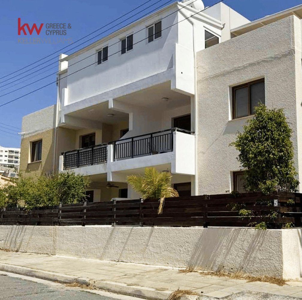 8 dormitorios Edificio en Paphos, Chipre No. 61288