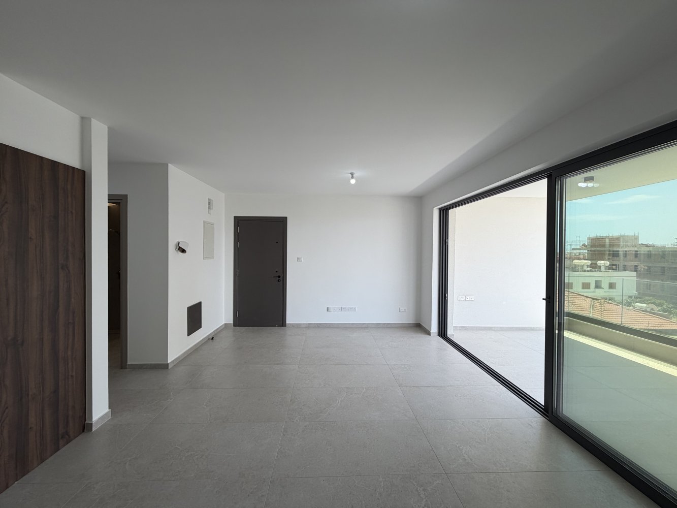 2 bedrooms Apartment in Larnaca, Larnaka, Cyprus No. 62296