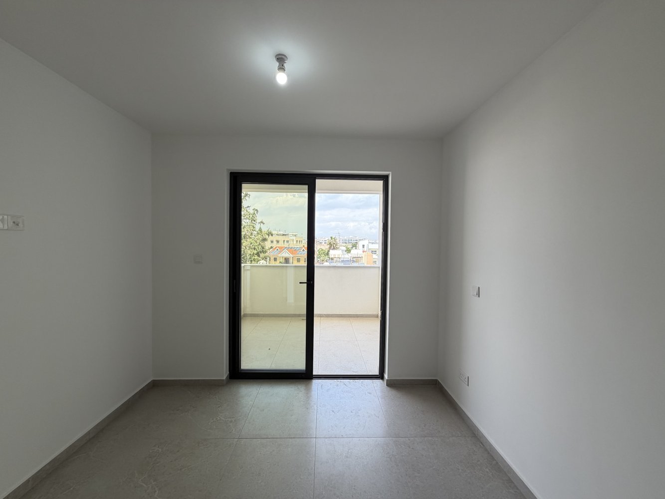 2 bedrooms Apartment in Larnaca, Larnaka, Cyprus No. 62296