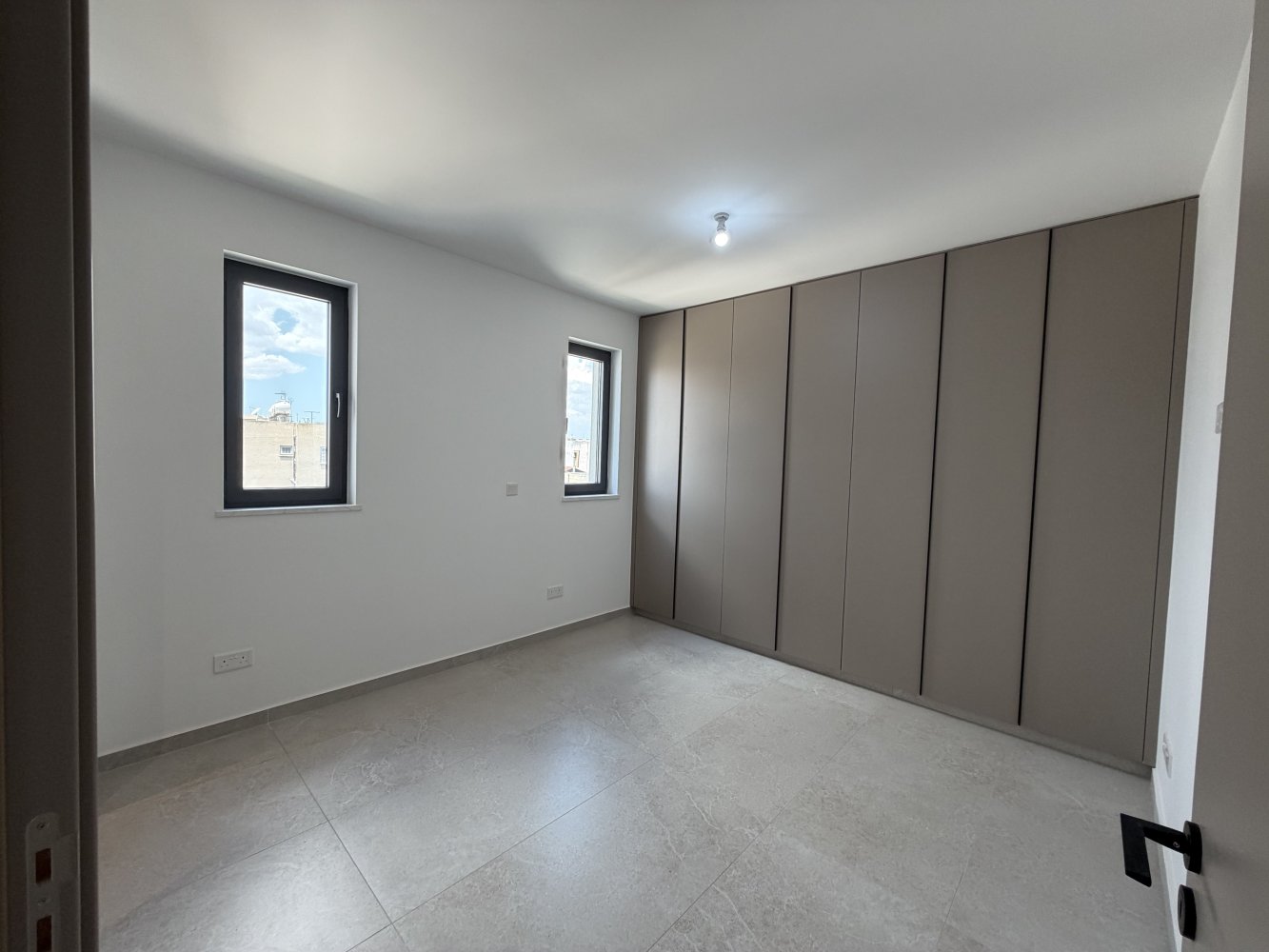 2 bedrooms Apartment in Larnaca, Larnaka, Cyprus No. 62296