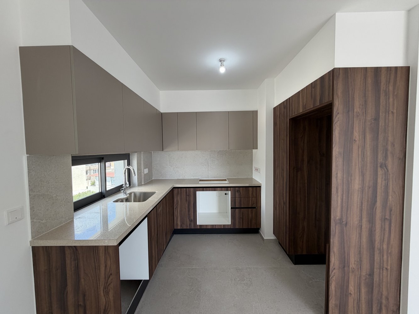 2 bedrooms Apartment in Larnaca, Larnaka, Cyprus No. 62296