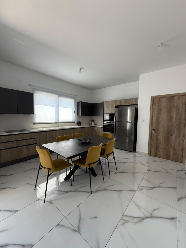 3 bedrooms Apartment in Germasogeia, Limassol, Cyprus No. 62034