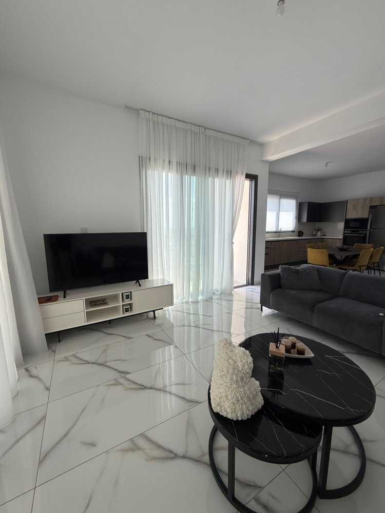 3 bedrooms Apartment in Germasogeia, Limassol, Cyprus No. 62034